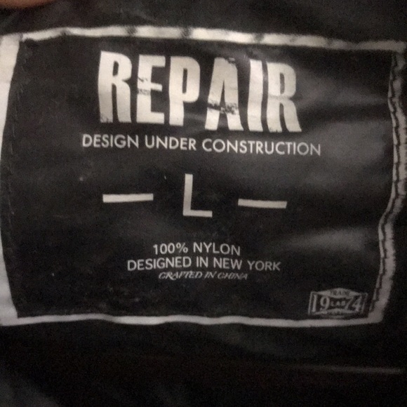 Short sleeved men’s nylon jacket. - Picture 3 of 4